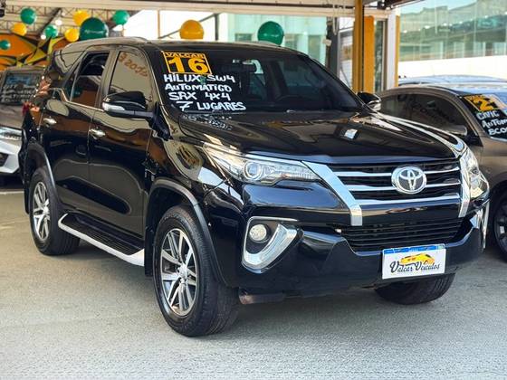 TOYOTA HILUX SW4 2.8 SRX 4X4 7 LUGARES 16V TURBO INTERCOOLER DIESEL 4P AUTOMÁTICO